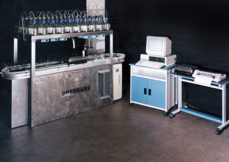 First automatic dispensing machine model DOSORAMA with gravimetric dispensing system