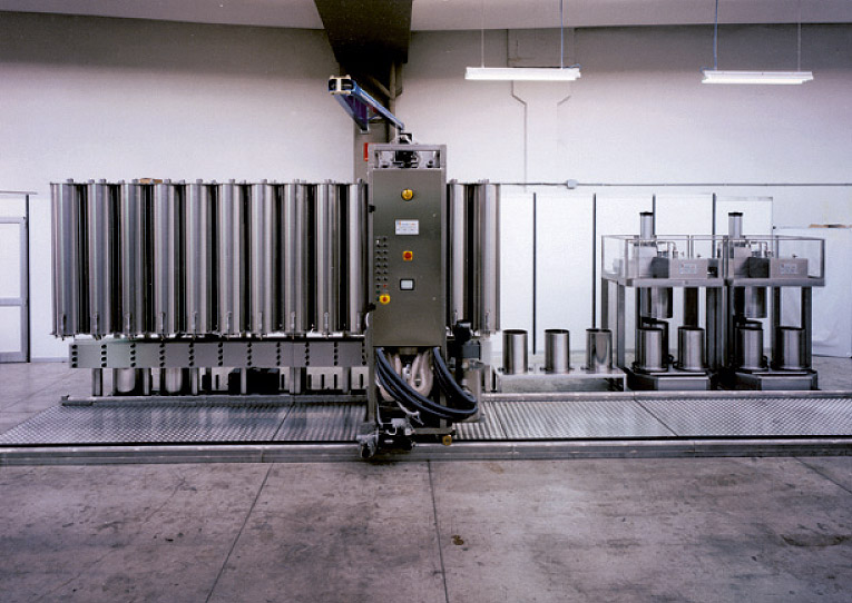DOSORAMA LP: prima macchina automatica di dosaggio coloranti per la produzione industriale con precisione ± 0.02 g