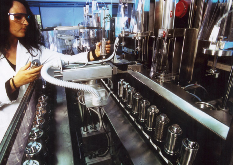 DOS&DYE® SYSTEM: prima installazione alla Dystar (Leverkusen) del sistema completamente automatico di tintura da laboratorio